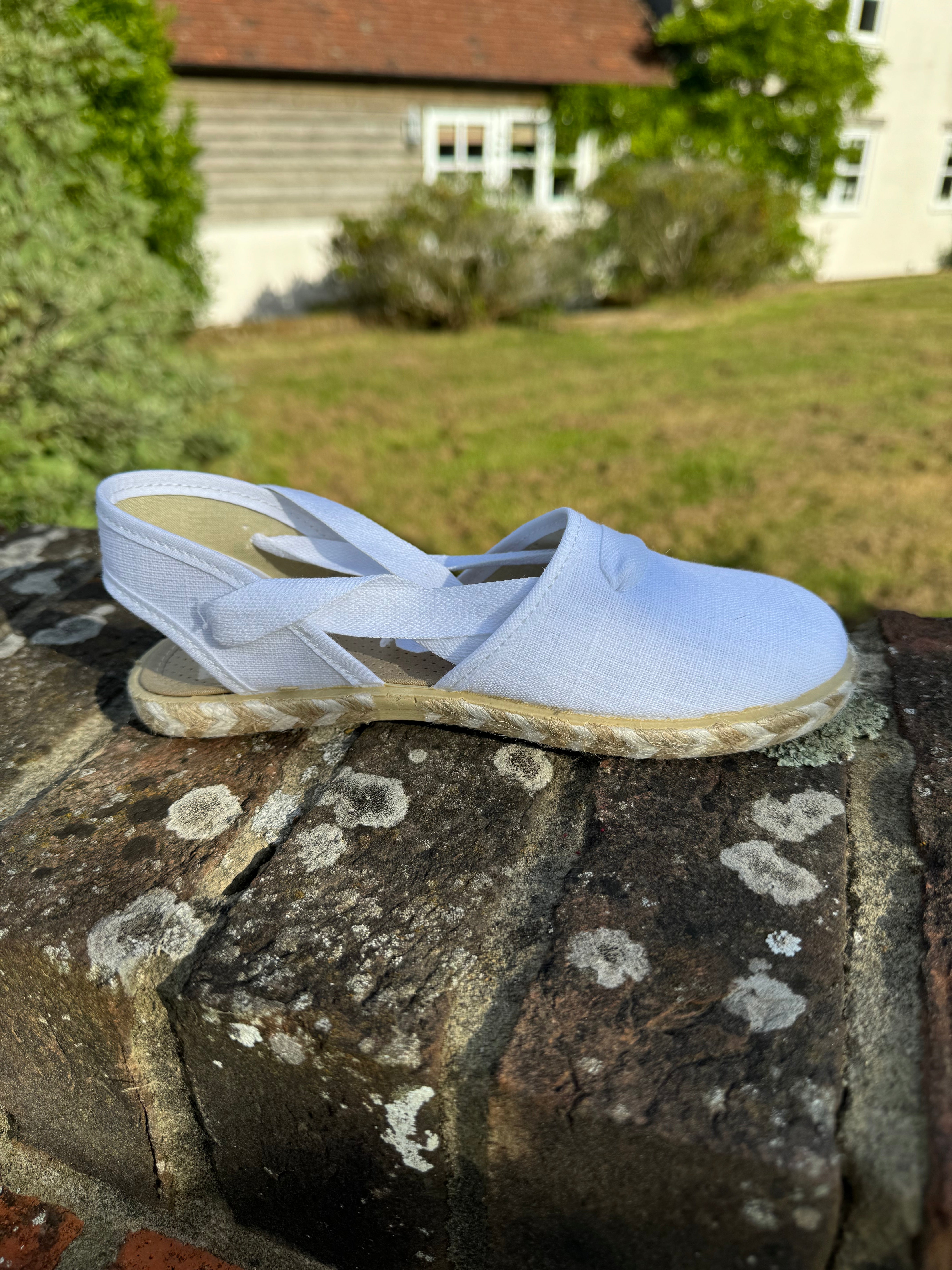 Angelitos Linen Canvas Ribbon Tie - White