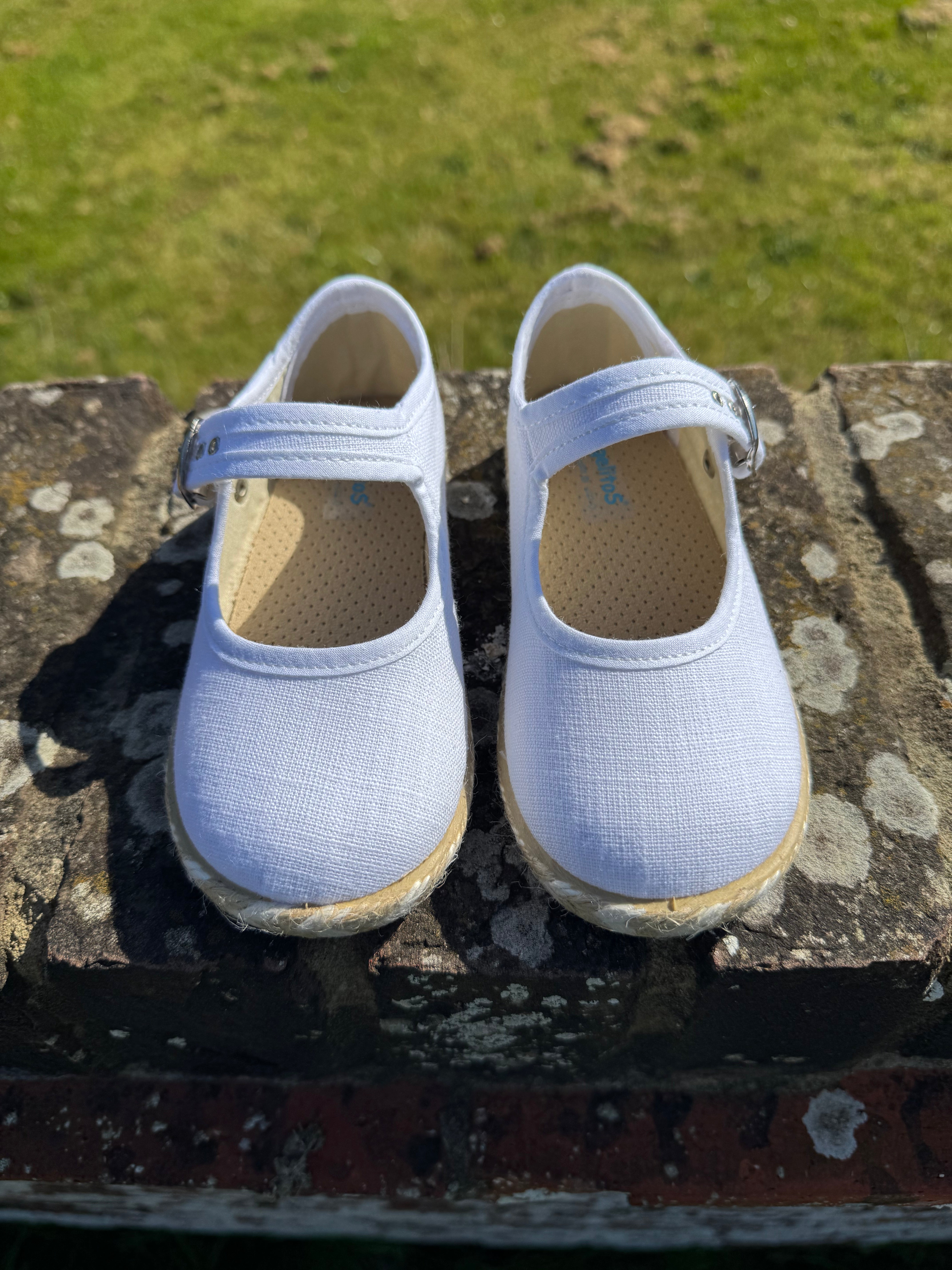 Angelitos Canvas Mary Janes - White