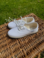 Load image into Gallery viewer, Angelitos Canvas Lace Up Shoes - White
