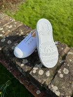 Load image into Gallery viewer, Angelitos Canvas Plimsolls - White

