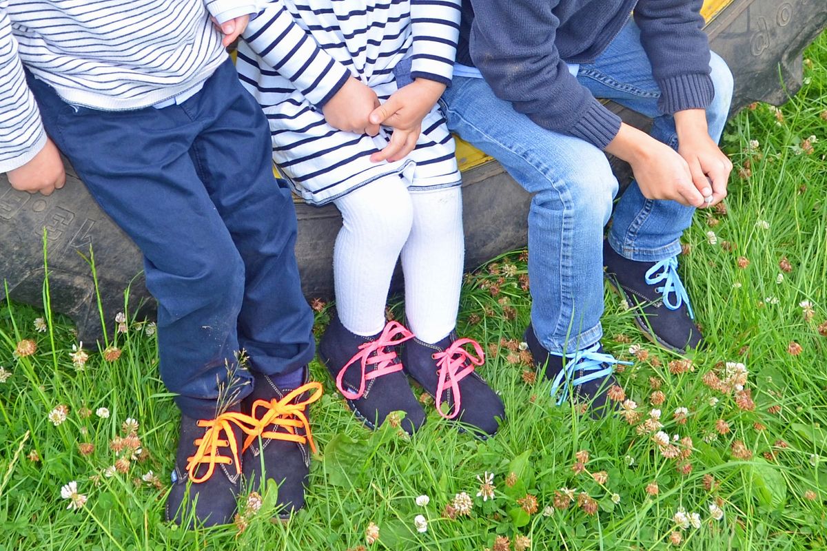 Angelitos Boots - Angelitos Lace up Desert Boots - Navy